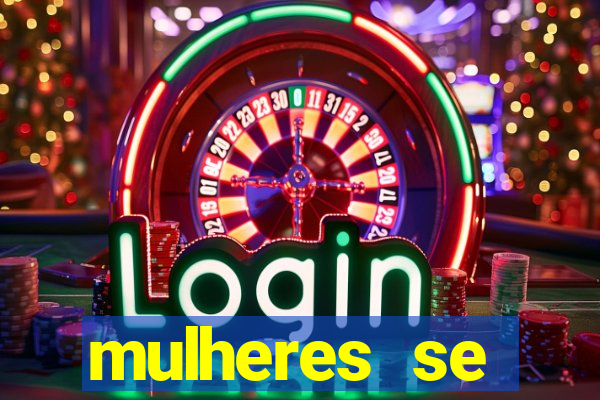 mulheres se exibindo ao vivo